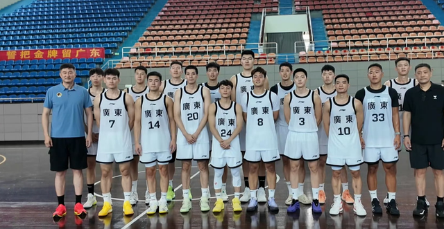 广东男篮拒绝爆冷！杜锋全力出击，焦泊乔上演首秀，新援确定出战