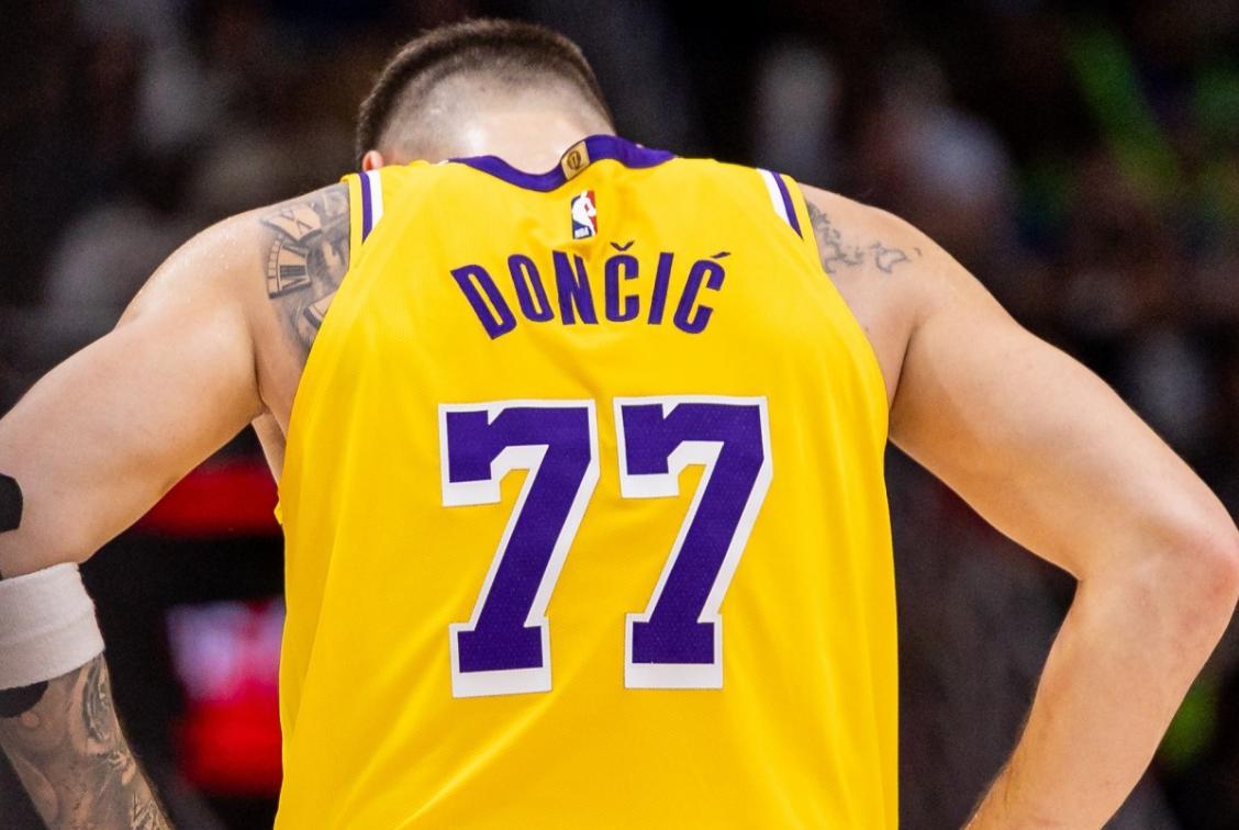 B体育首页-东契奇你太狠了，签1.6亿，还创造历史第一纪录，却被喷球队毒药