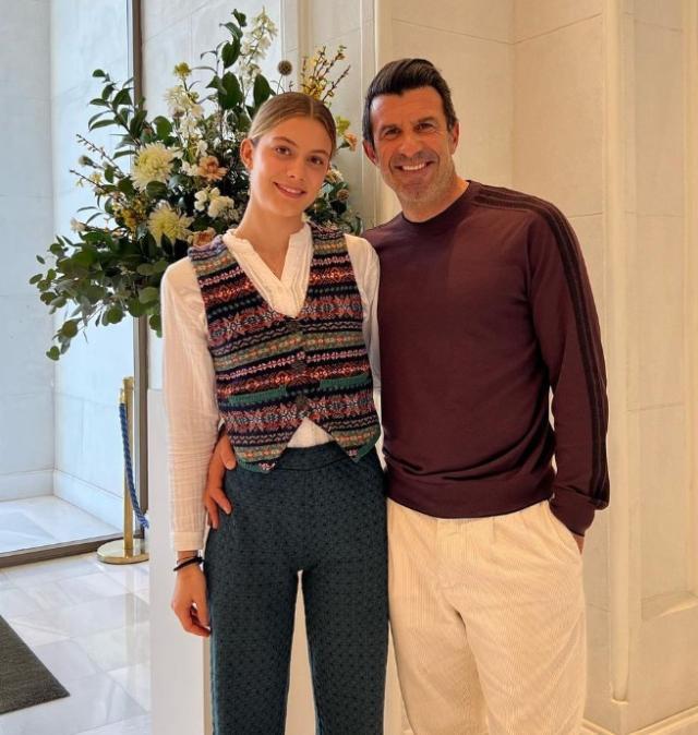 B体育赛事资讯-菲戈仨闺女美艳如花 大女儿跟西班牙国王表弟拍拖