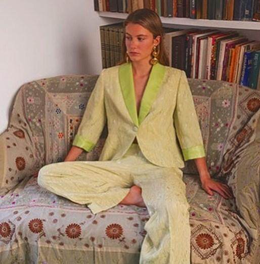 B体育赛事资讯-菲戈仨闺女美艳如花 大女儿跟西班牙国王表弟拍拖