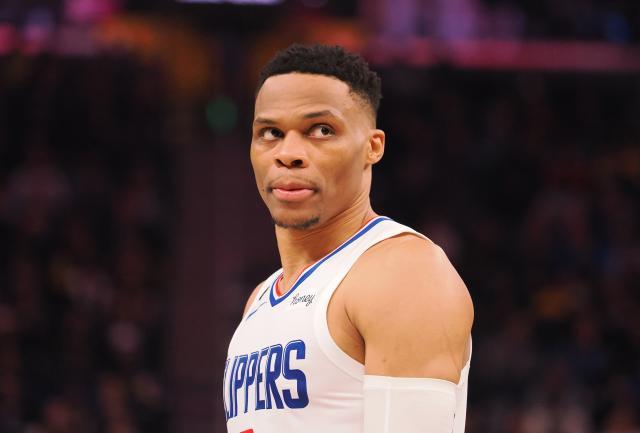 B体育-【夜读】韦少有够背，去哪儿都是当背锅侠