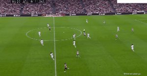 B体育赛事资讯-【西甲】拉菲尼亚致胜 巴萨1比0客胜毕尔巴鄂