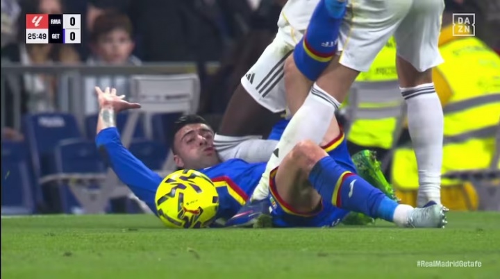 B体育官方首页-赫塔费后卫怒喷判罚:吕迪格想把我脸撞碎,换做我早被禁赛10场了