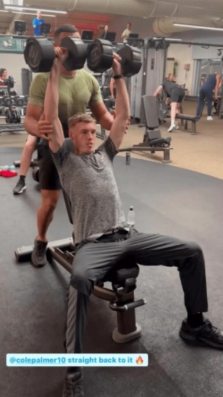 B体育中国官网-新援来了记得拜码头,切尔西还是“帕尔默FC”!