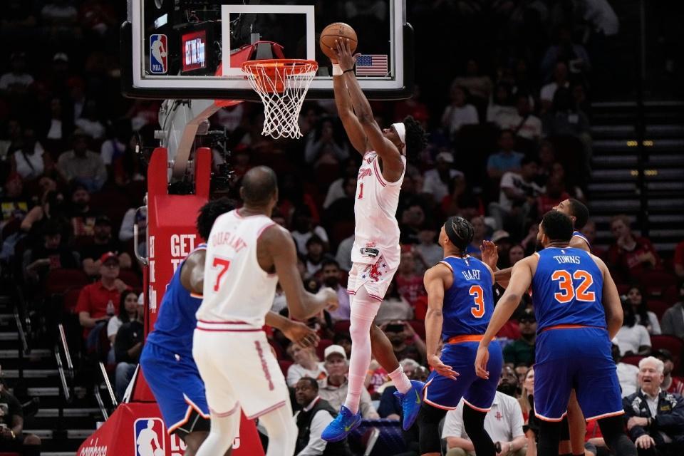 B体育赛事资讯-火箭变阵收奇效:6人上双+5人15+ 杜兰特引五高首发复仇尼克斯