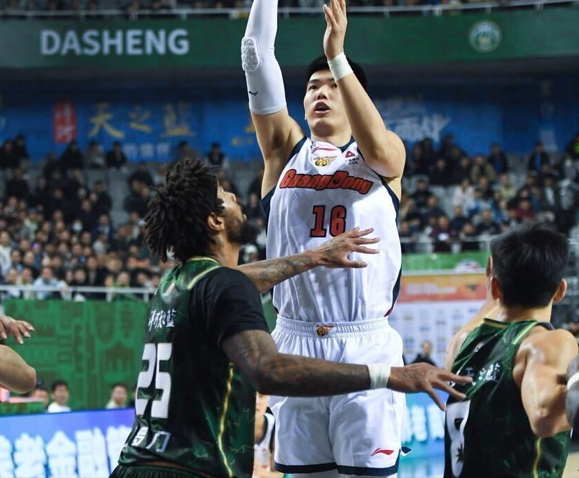 B体育首页-CBA六笔失败交易！赵睿坑了北京，杜锋选错核心，辽篮找错接班人